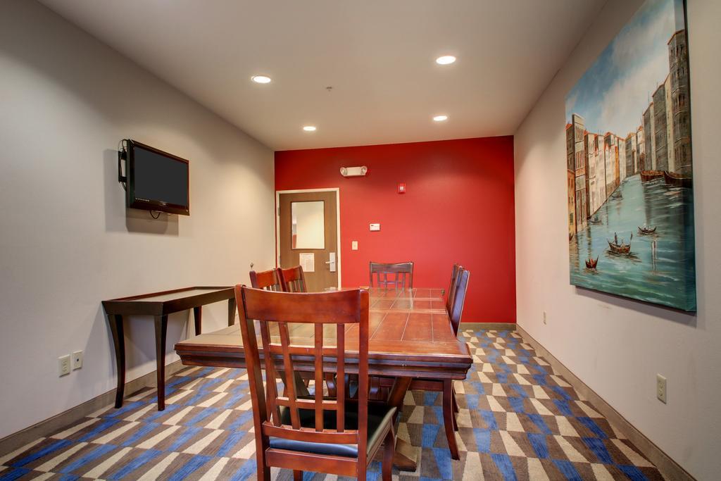 Microtel Inn & Suites By Wyndham Tuscaloosa Exteriör bild