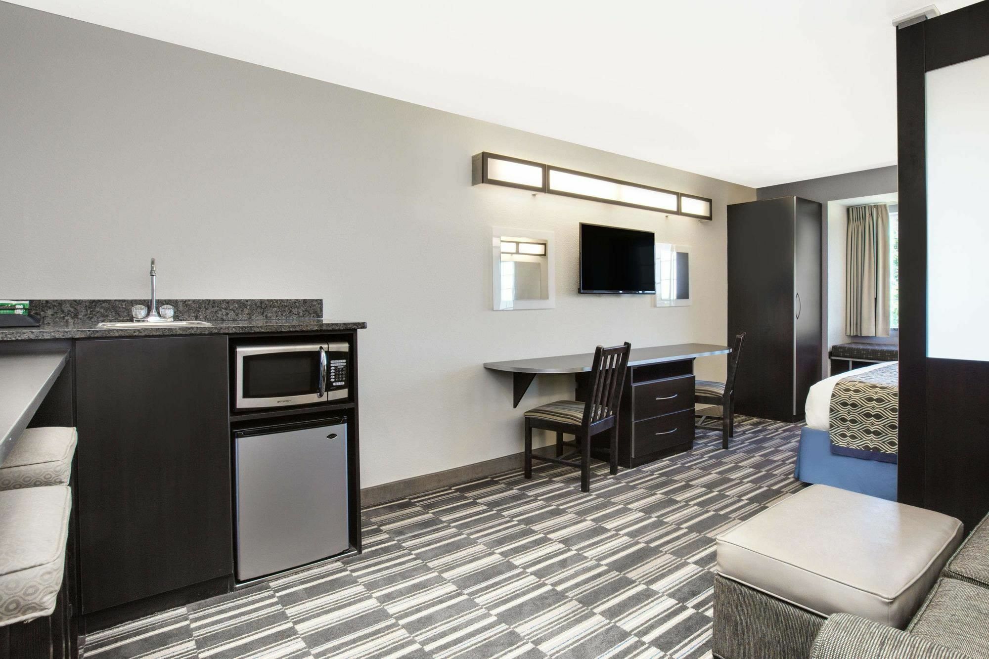 Microtel Inn & Suites By Wyndham Tuscaloosa Exteriör bild